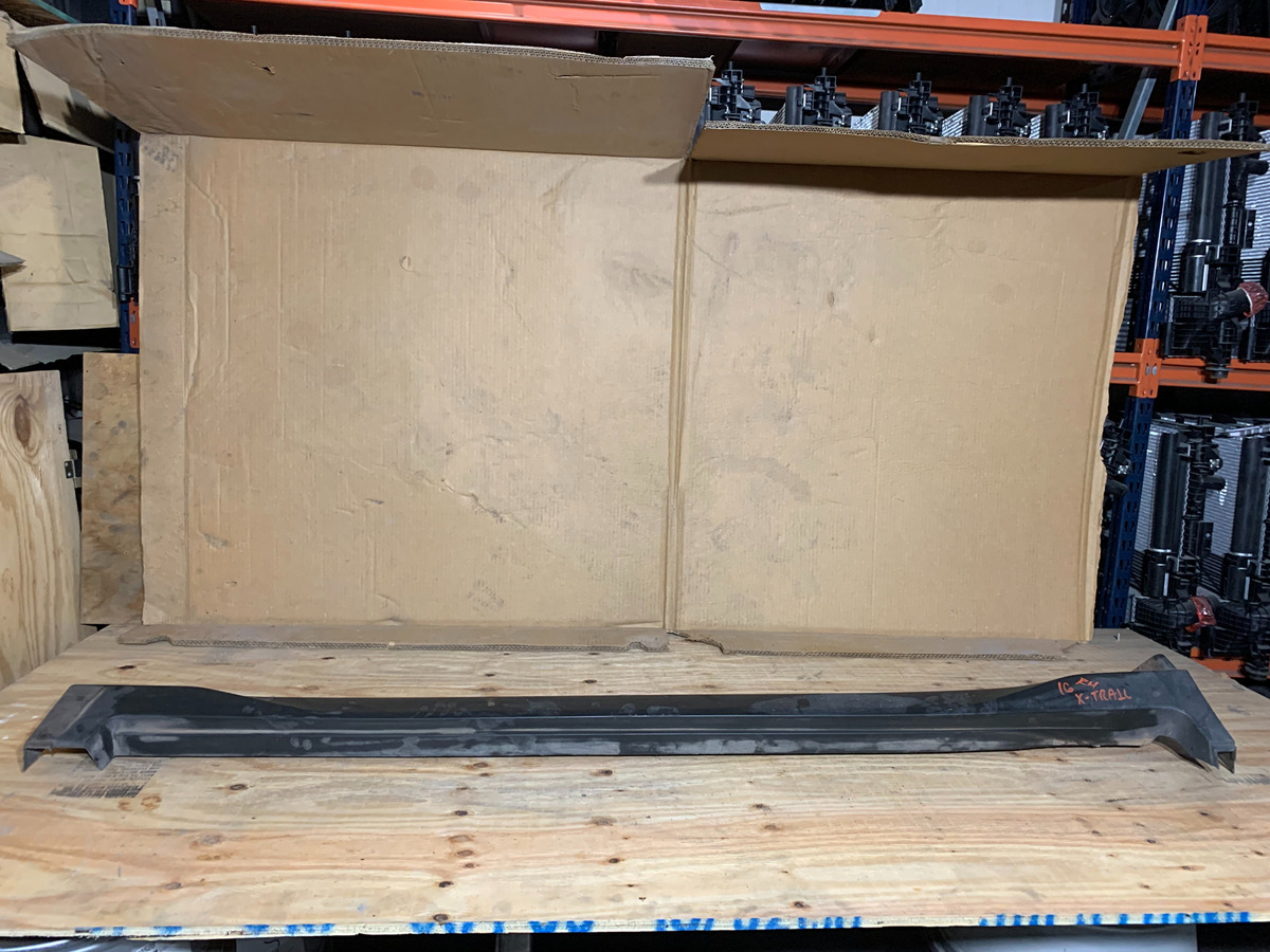 Estribo Derecha Nissan Rogue 2015 - 2016