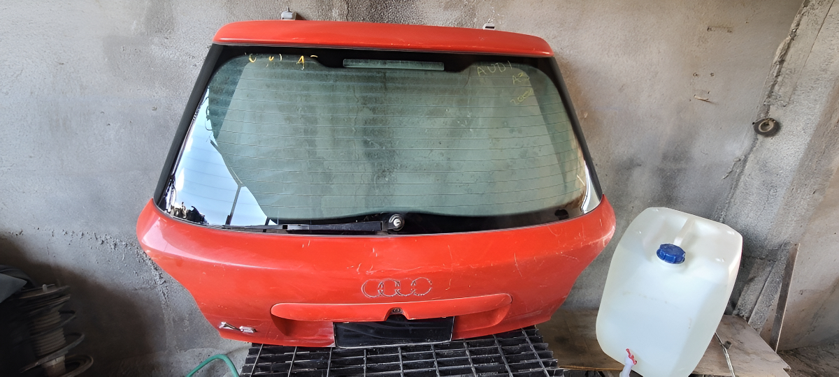Tapa Cajuela Audi A3 2000