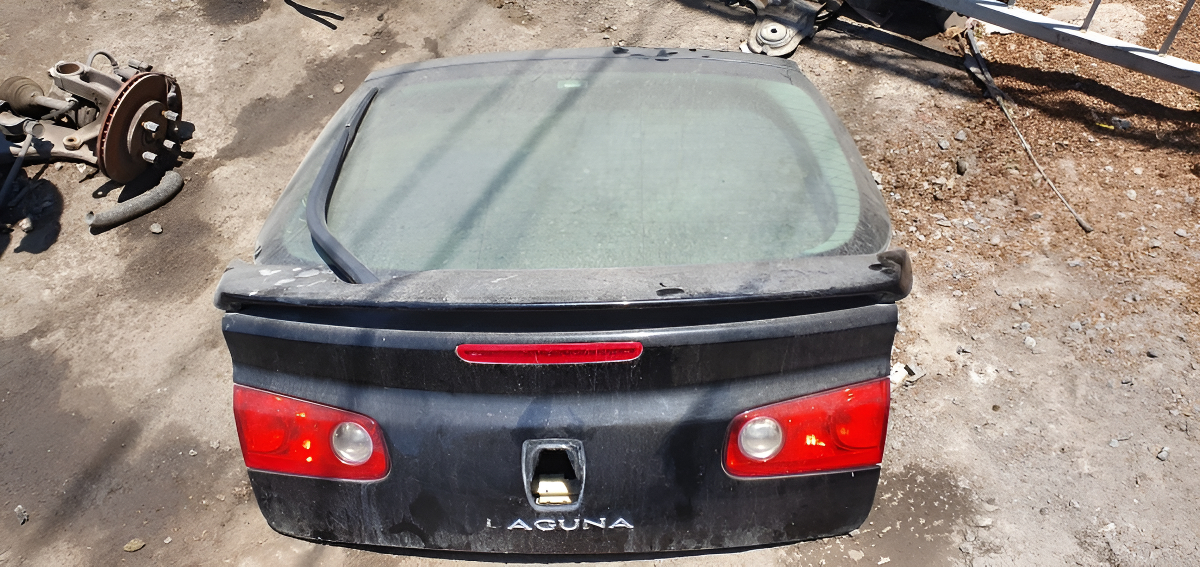 Tapa Cajuela Renault Laguna 02-07