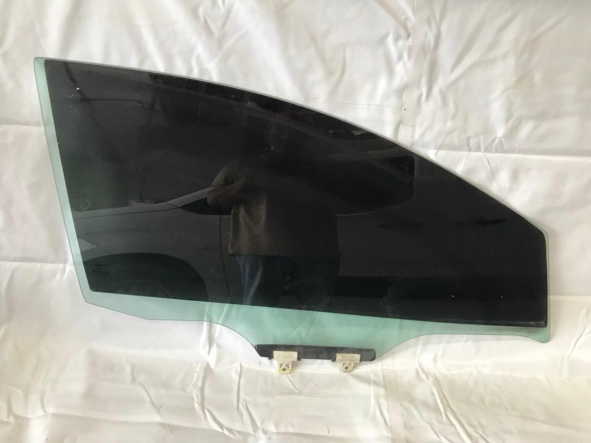Nissan Sentra 2013 Al 2018 Vidrio Cristal Delantero Derecho