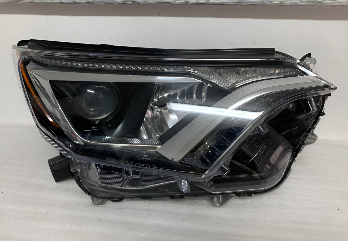 Faro Derecha Toyota Rav4 2016 - 2018 - vista 1