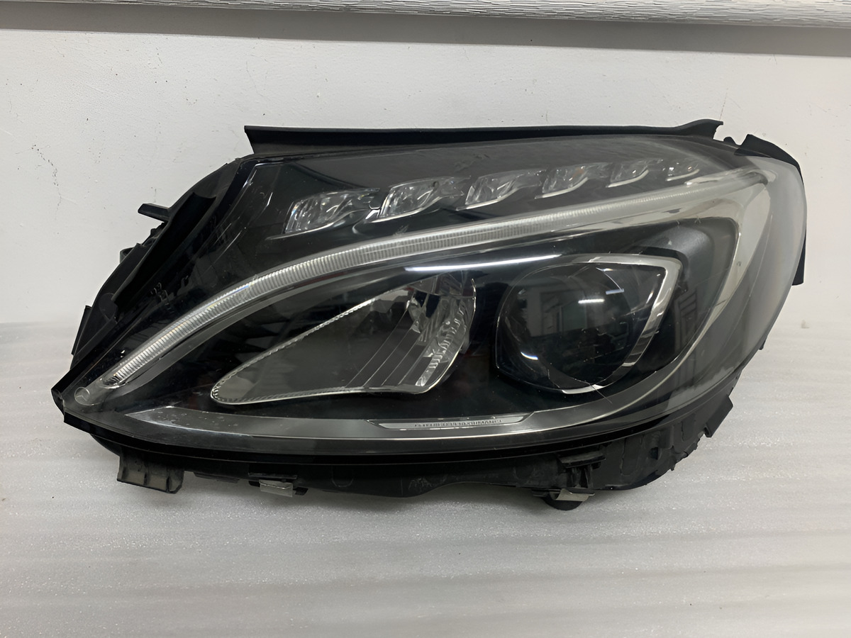 Faro Izquierda Mercedes-benz Clase C 2015 - 2018 - vista 1
