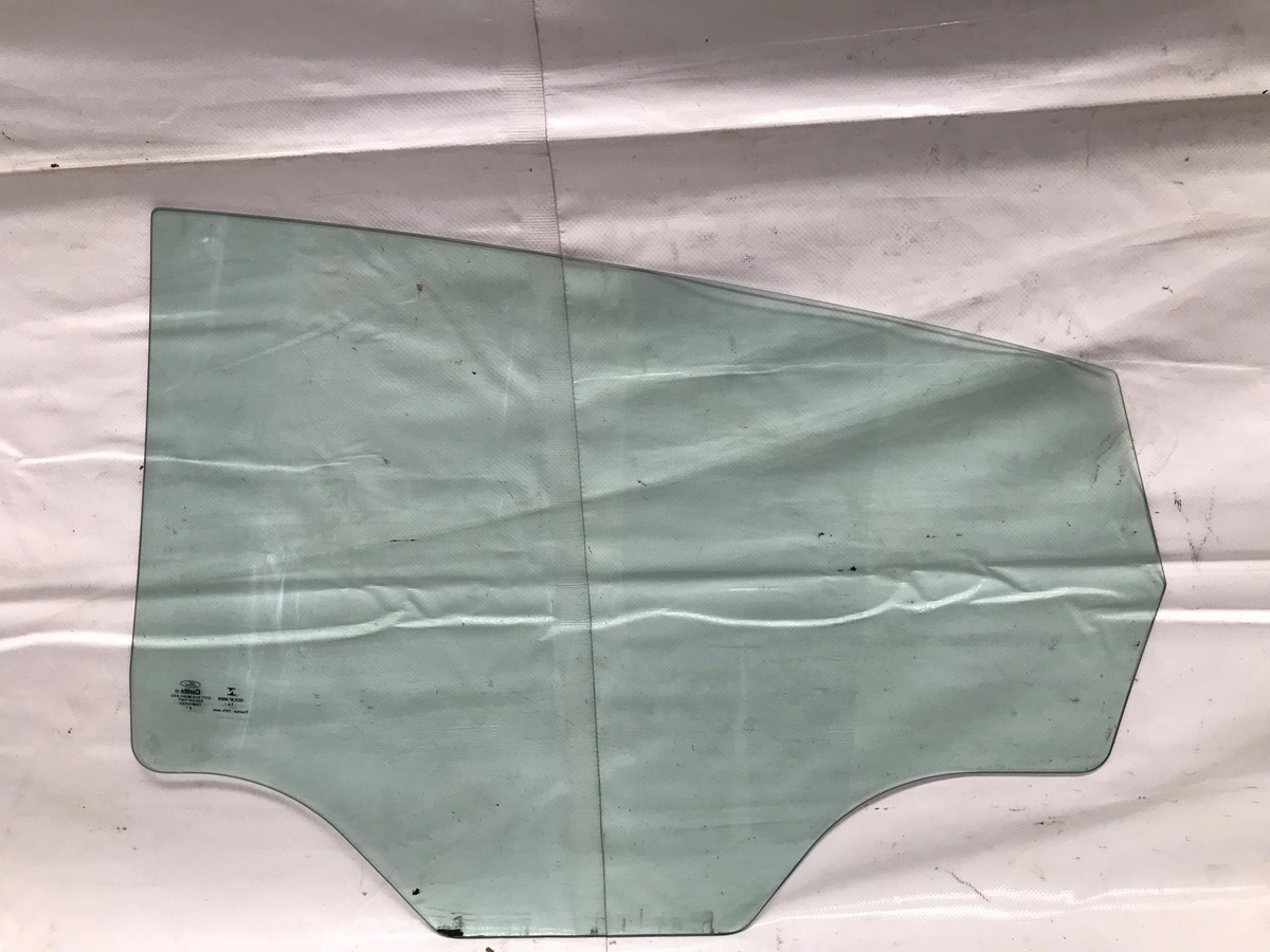 Ford Fiesta 2011 Al 2016 Vidrio Cristal Trasero Derecho