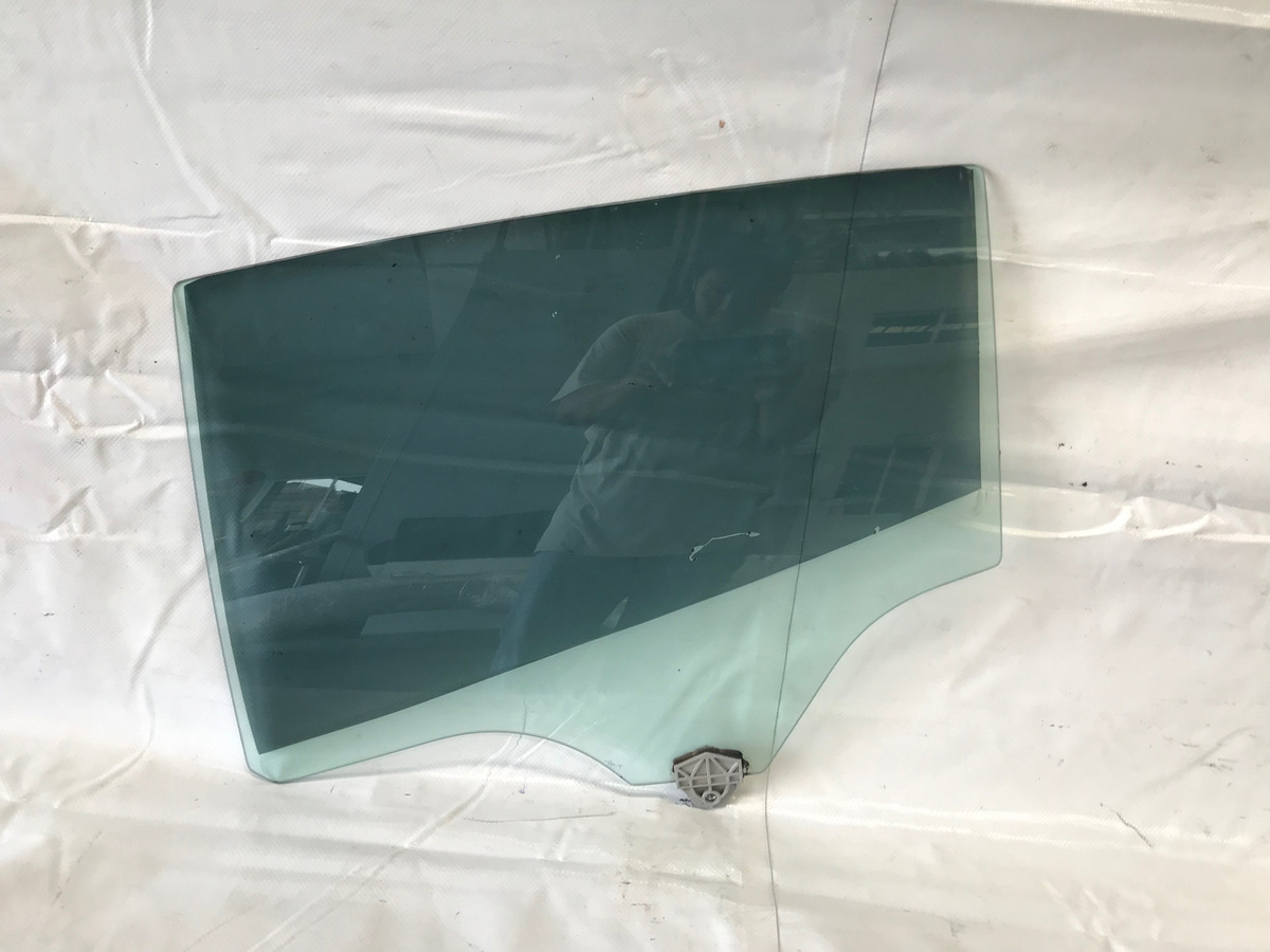 Mazda 2 2019 Al 2022 Vidrio Trasero Izquierdo Hatchback