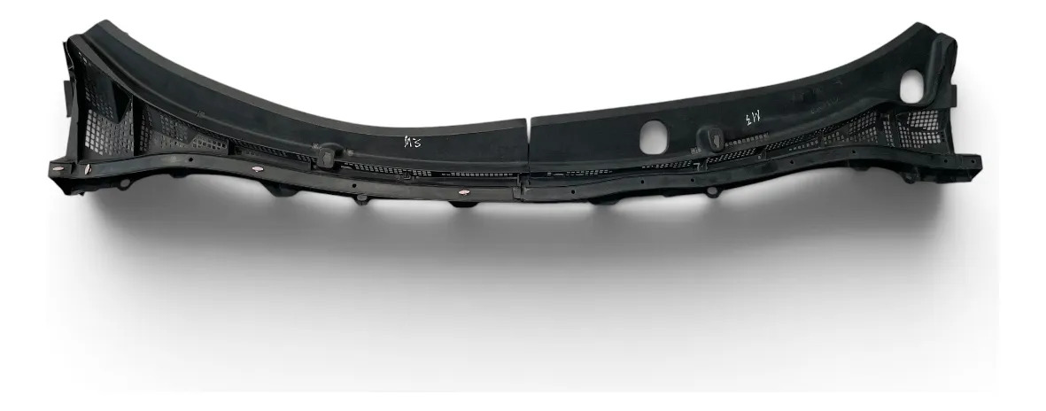 Moldura Tolva Limpiaparabrisas C/chisgueteros Mazda 3 10-13