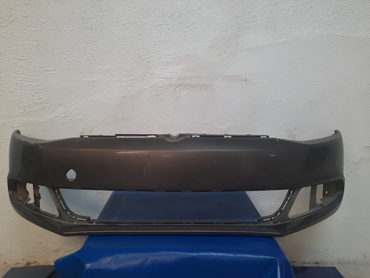 Facia Delantera Volkswagen Jetta 2011 - 2014 (reparada Tw) - vista 1