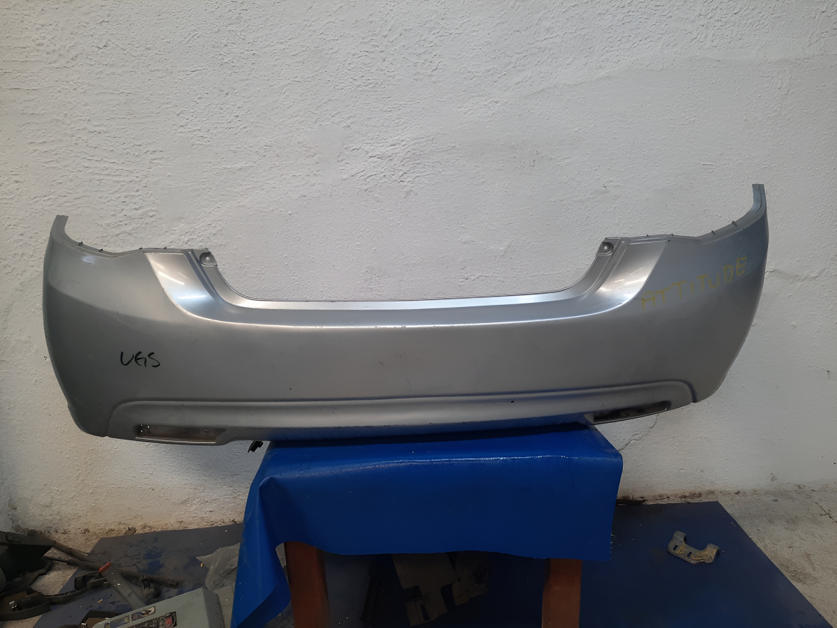 Facia Dodge Attitude 2015 - 2020 Reparada Con Detallito - vista 1